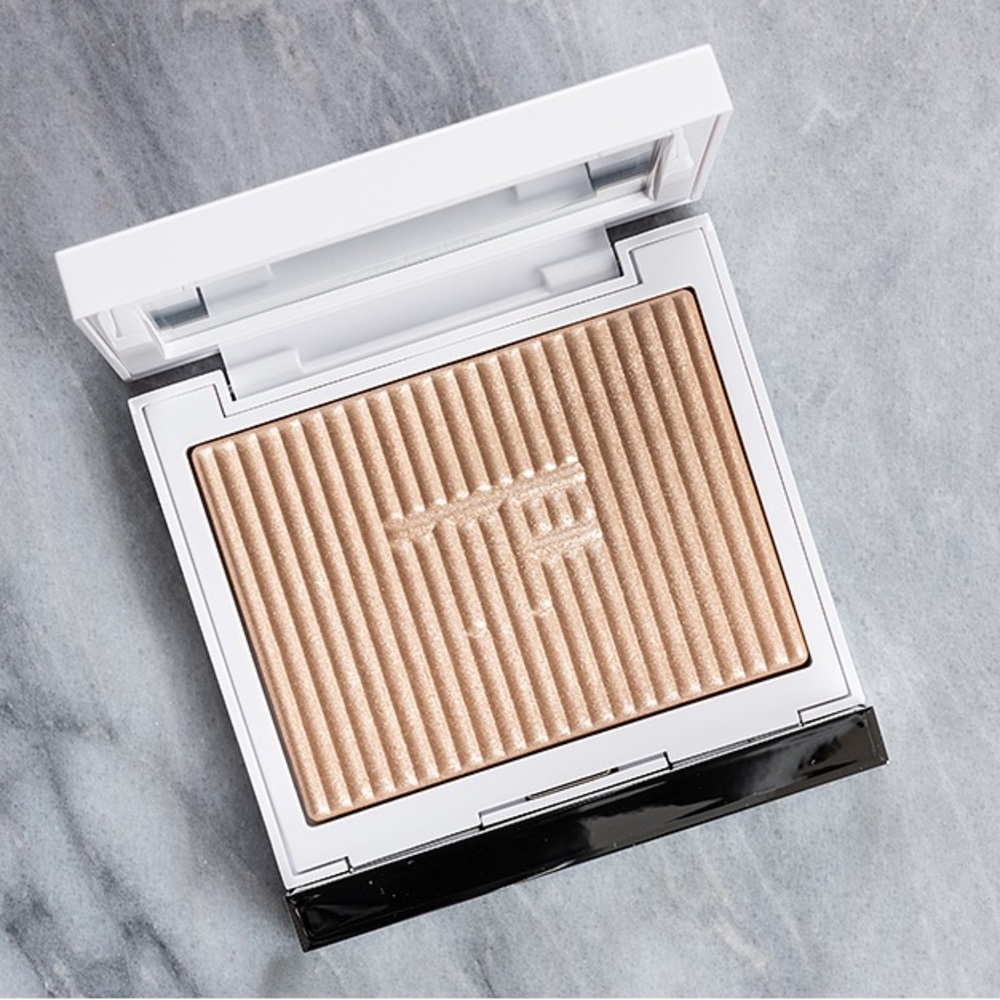 Tom Ford Soleil Neige Glow Highlighter